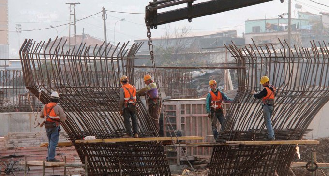 Sektori i ndertimit: Ne shqiperi dominohet nga banesat, Rajoni nga fabrikat